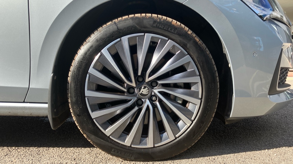 Skoda Superb 2.0 TDI 193 Laurin + Klement 4X4 5dr DSG Diesel Hatchback - Image 37