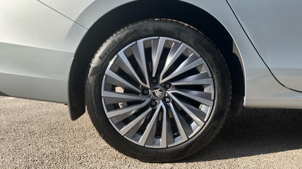 Skoda Superb 2.0 TDI 193 Laurin + Klement 4X4 5dr DSG Diesel Hatchback - Image 38