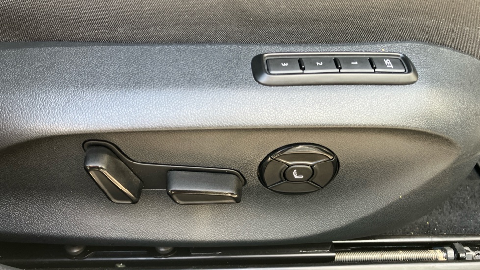 Skoda Superb 2.0 TDI 193 Laurin + Klement 4X4 5dr DSG Diesel Hatchback - Image 42