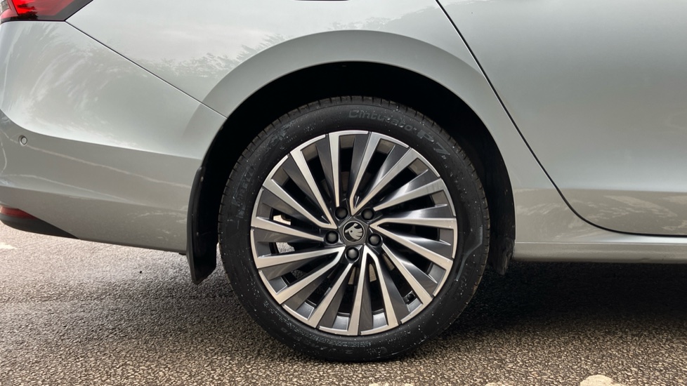 Skoda Superb 2.0 TDI 193 Laurin + Klement 4X4 5dr DSG Diesel Hatchback - Image 7