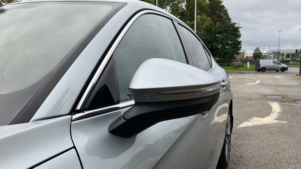 Skoda Superb 2.0 TDI 193 Laurin + Klement 4X4 5dr DSG Diesel Hatchback - Image 39