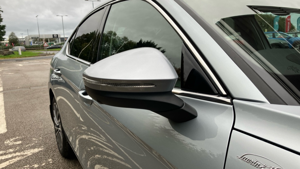 Skoda Superb 2.0 TDI 193 Laurin + Klement 4X4 5dr DSG Diesel Hatchback - Image 40