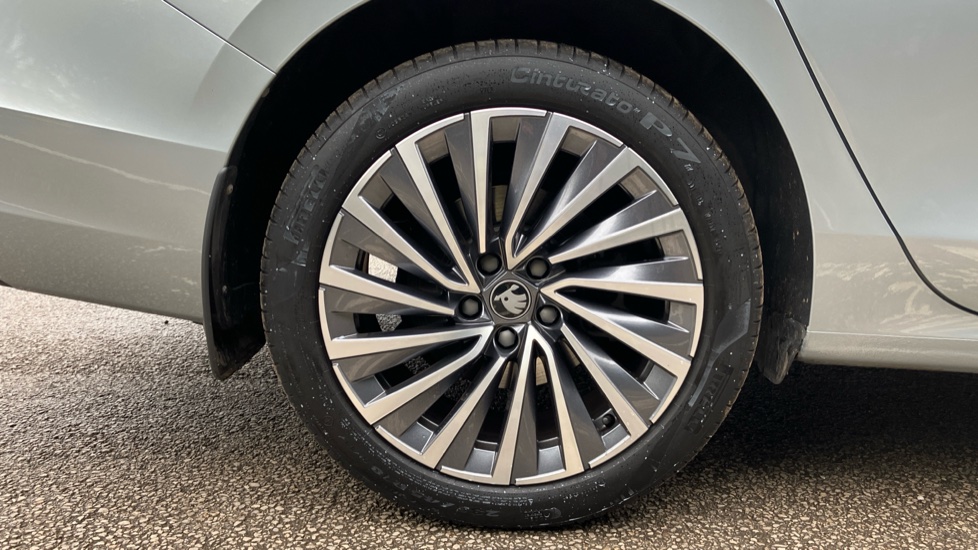 Skoda Superb 2.0 TDI 193 Laurin + Klement 4X4 5dr DSG Diesel Hatchback - Image 43