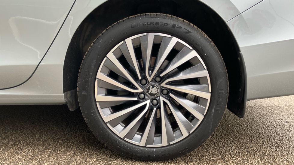 Skoda Superb 2.0 TDI 193 Laurin + Klement 4X4 5dr DSG Diesel Hatchback - Image 44