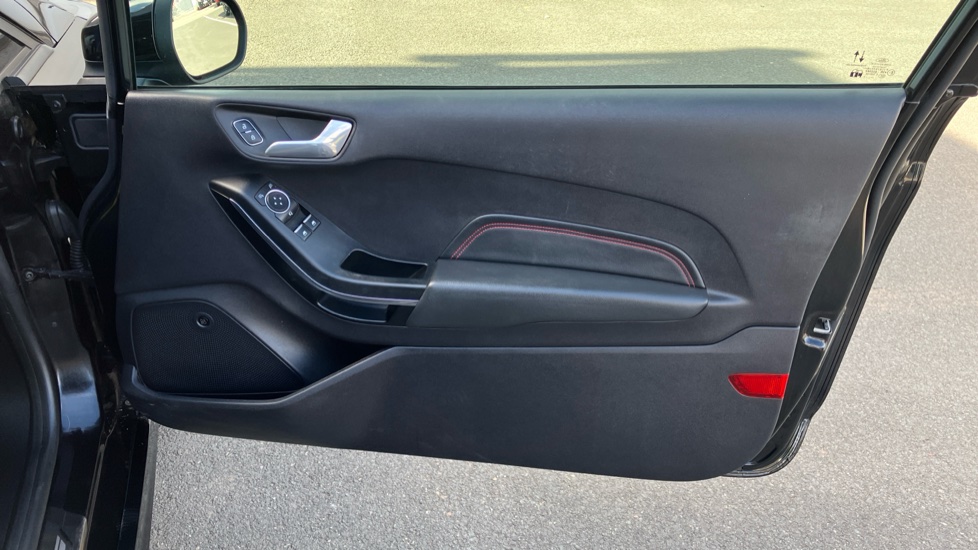 Ford Fiesta 1.0 EcoBoost Hybrid mHEV 155 ST-Line X Edition 3dr Petrol Hatchback - Image 30