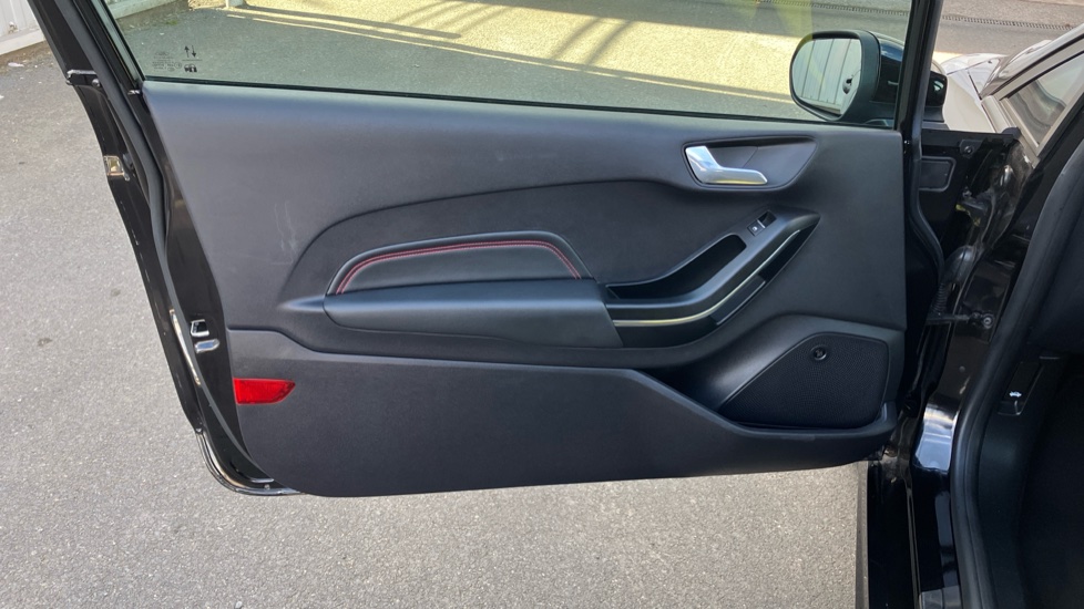 Ford Fiesta 1.0 EcoBoost Hybrid mHEV 155 ST-Line X Edition 3dr Petrol Hatchback - Image 31