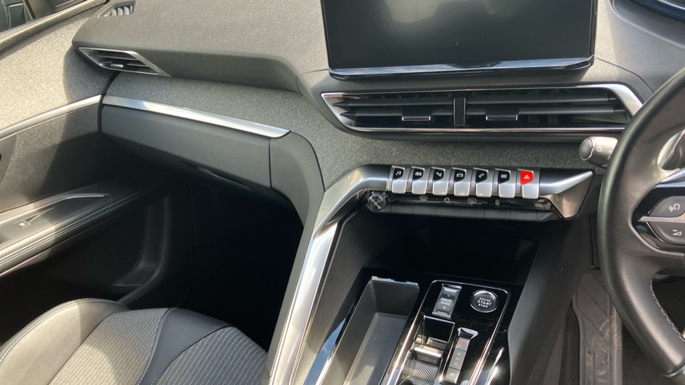 Peugeot 5008 1.2 PureTech Allure Premium+ 5dr EAT8 Petrol Estate - Image 14