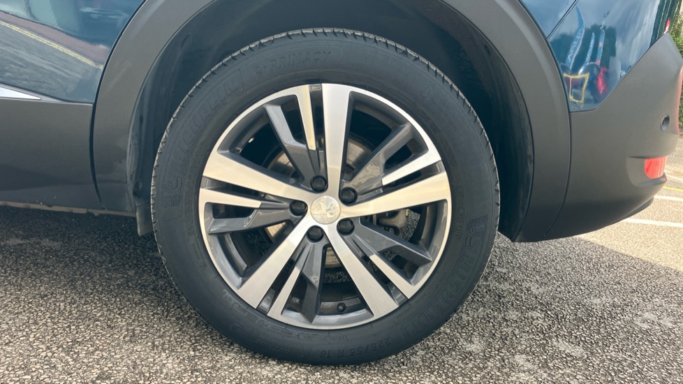 Peugeot 5008 1.2 PureTech Allure Premium+ 5dr EAT8 Petrol Estate - Image 35