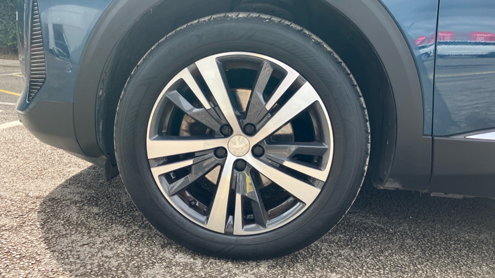 Peugeot 5008 1.2 PureTech Allure Premium+ 5dr EAT8 Petrol Estate - Image 36