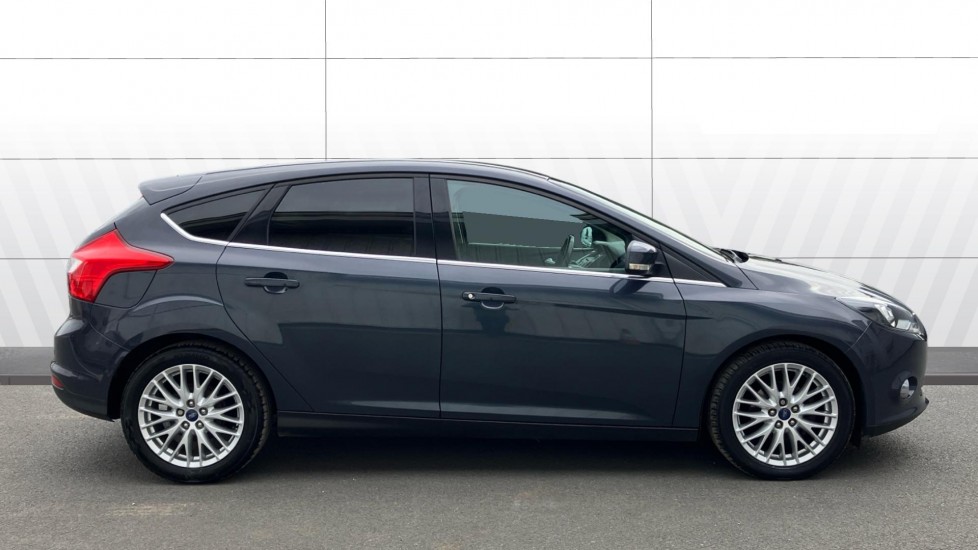 Ford Focus 1.0 125 EcoBoost Zetec 5dr Petrol Hatchback - Image 5