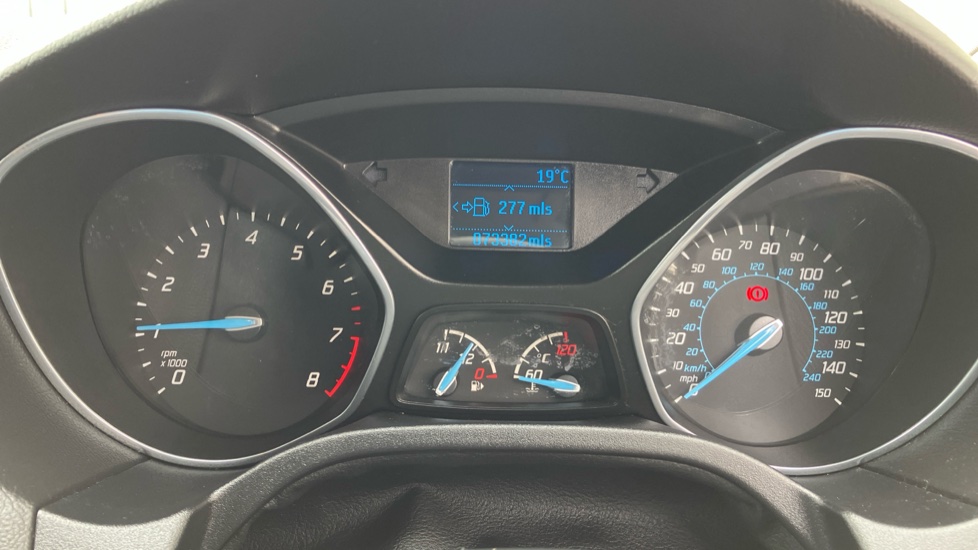 Ford Focus 1.0 125 EcoBoost Zetec 5dr Petrol Hatchback - Image 18