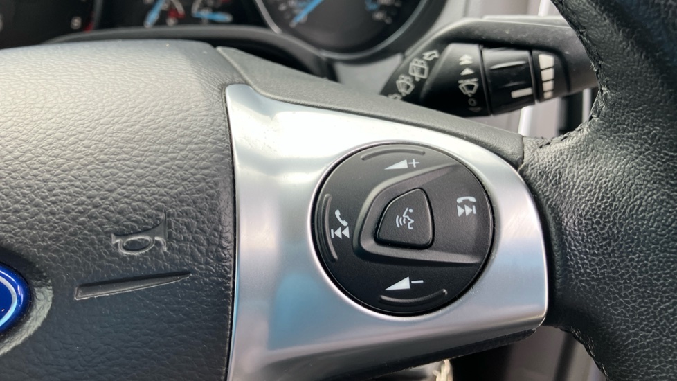 Ford Focus 1.0 125 EcoBoost Zetec 5dr Petrol Hatchback - Image 21