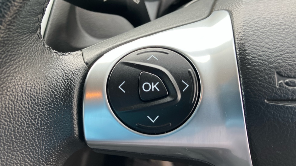 Ford Focus 1.0 125 EcoBoost Zetec 5dr Petrol Hatchback - Image 22
