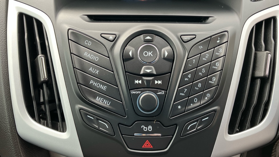 Ford Focus 1.0 125 EcoBoost Zetec 5dr Petrol Hatchback - Image 23