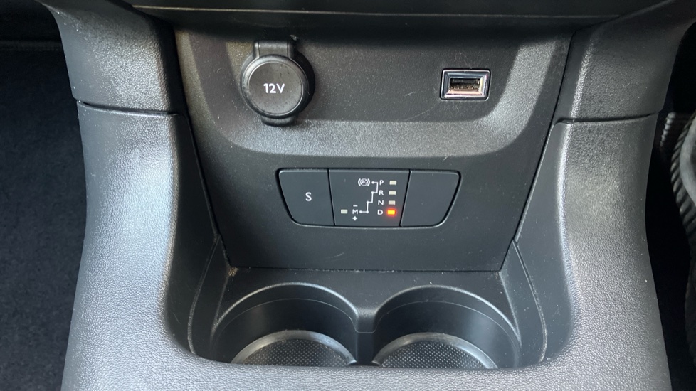 Citroen C3 1.2 PureTech 110 Shine 5dr EAT6 Petrol Hatchback - Image 24