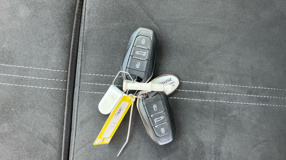Vauxhall Crossland 1.2 Turbo Ultimate 5dr Petrol Hatchback - Image 20