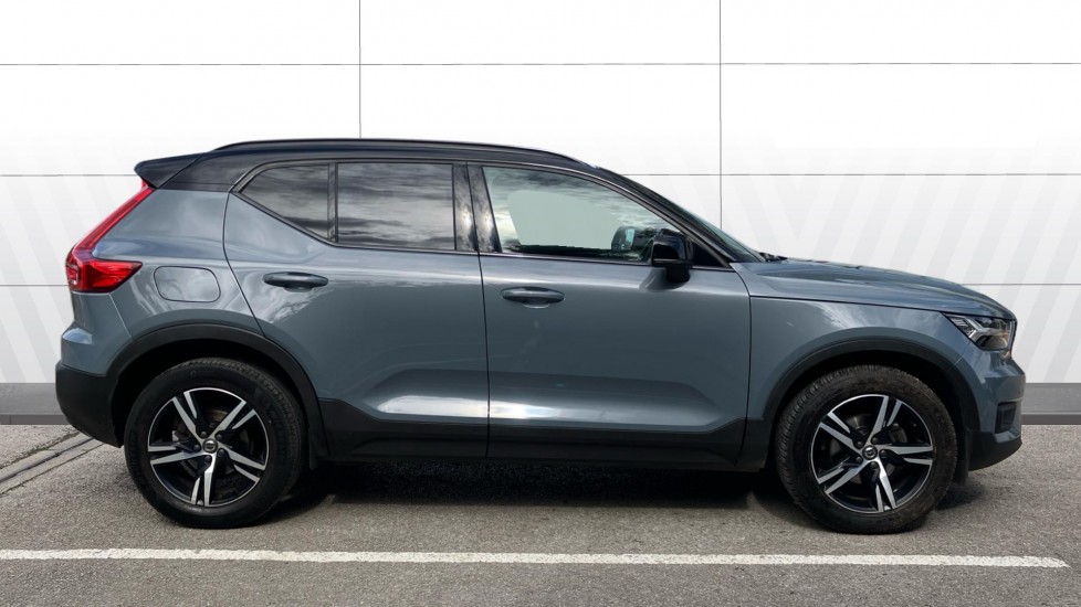Volvo XC40 1.5 T3 [163] R DESIGN 5dr Geartronic Petrol Estate - Image 5