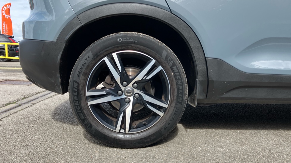 Volvo XC40 1.5 T3 [163] R DESIGN 5dr Geartronic Petrol Estate - Image 7