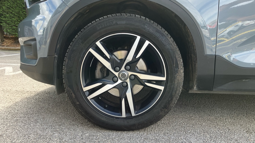 Volvo XC40 1.5 T3 [163] R DESIGN 5dr Geartronic Petrol Estate - Image 36