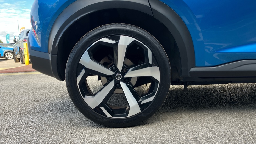 Nissan Juke 1.0 DiG-T 114 Tekna 5dr DCT Petrol Hatchback - Image 7