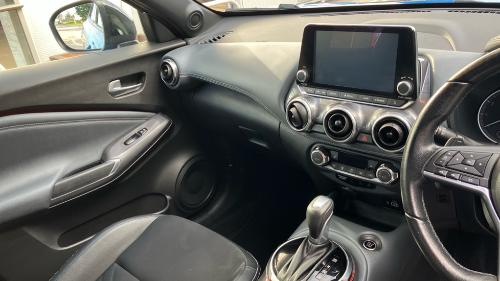 Nissan Juke 1.0 DiG-T 114 Tekna 5dr DCT Petrol Hatchback - Image 14