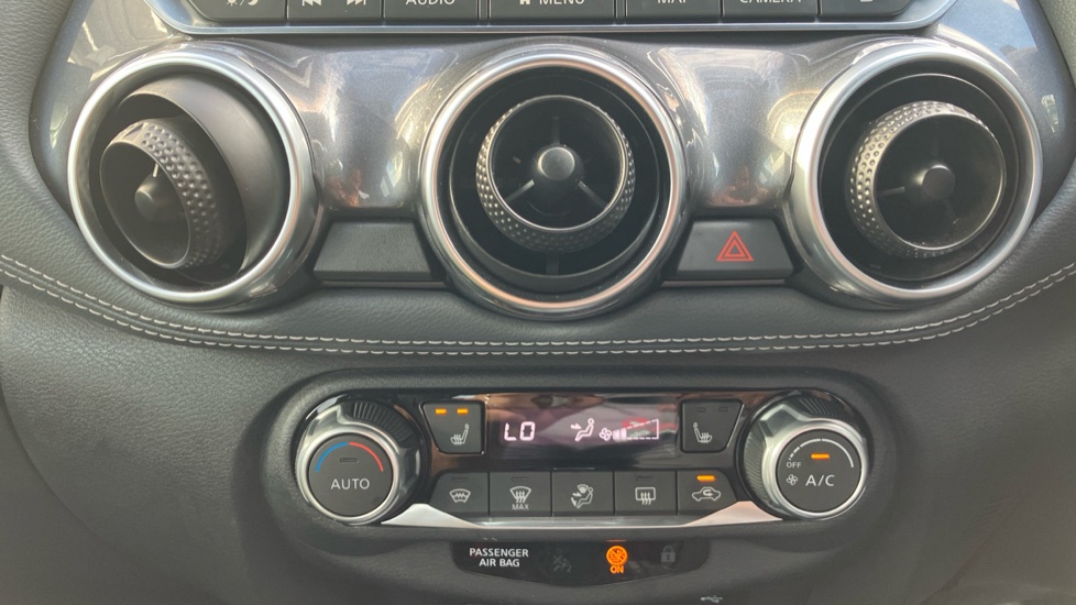Nissan Juke 1.0 DiG-T 114 Tekna 5dr DCT Petrol Hatchback - Image 23