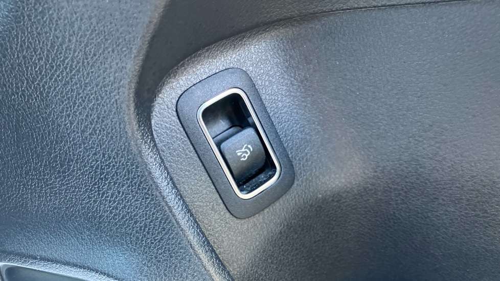 Mercedes-Benz A-Class A200 Sport 4dr Auto Petrol Saloon - Image 30