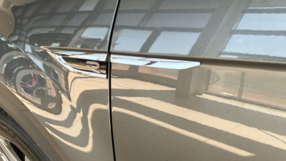 Volkswagen T-Roc 1.5 TSI R-Line 5dr Petrol Hatchback - Image 31
