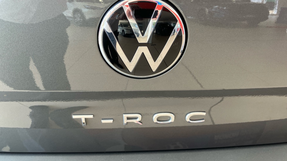 Volkswagen T-Roc 1.5 TSI R-Line 5dr Petrol Hatchback - Image 33