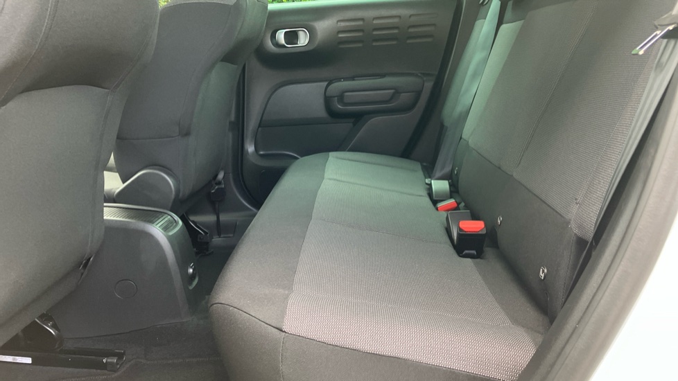 Citroen C3 Aircross 1.2 PureTech 130 Shine 5dr EAT6 Petrol Hatchback - Image 16