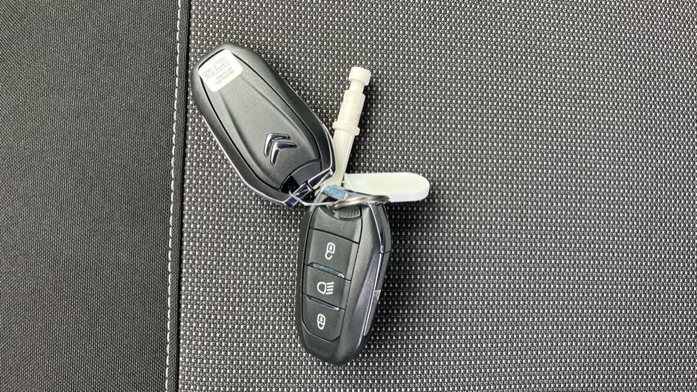 Citroen C3 Aircross 1.2 PureTech 130 Shine 5dr EAT6 Petrol Hatchback - Image 20