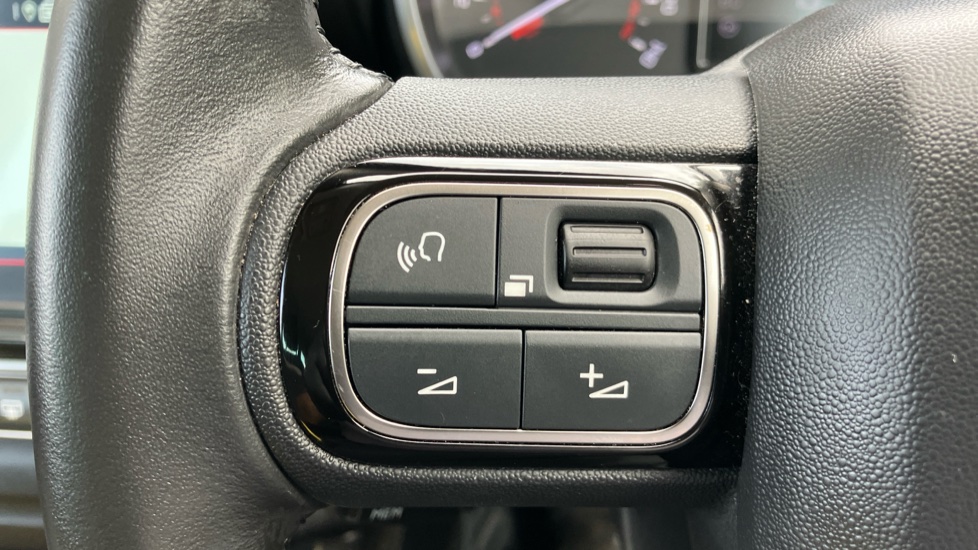 Citroen C3 Aircross 1.2 PureTech 130 Shine 5dr EAT6 Petrol Hatchback - Image 22