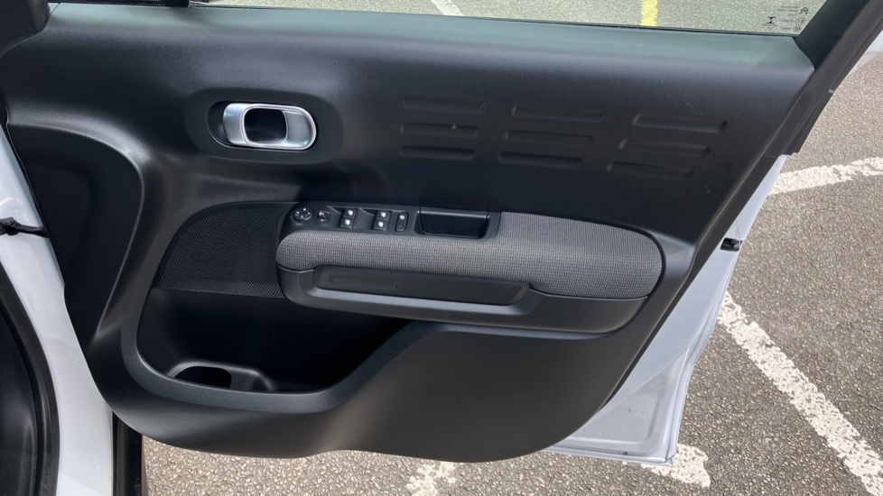 Citroen C3 Aircross 1.2 PureTech 130 Shine 5dr EAT6 Petrol Hatchback - Image 28
