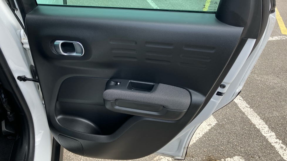 Citroen C3 Aircross 1.2 PureTech 130 Shine 5dr EAT6 Petrol Hatchback - Image 29