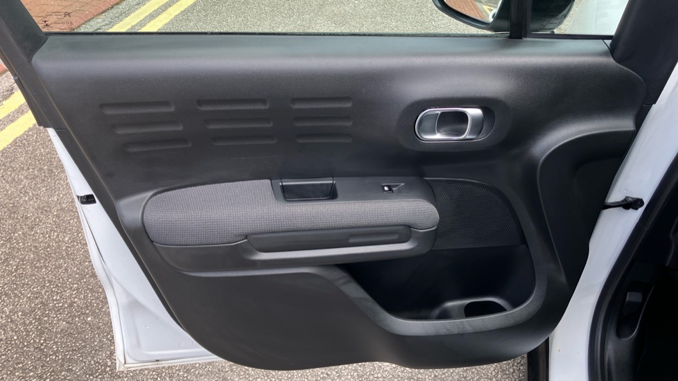 Citroen C3 Aircross 1.2 PureTech 130 Shine 5dr EAT6 Petrol Hatchback - Image 31