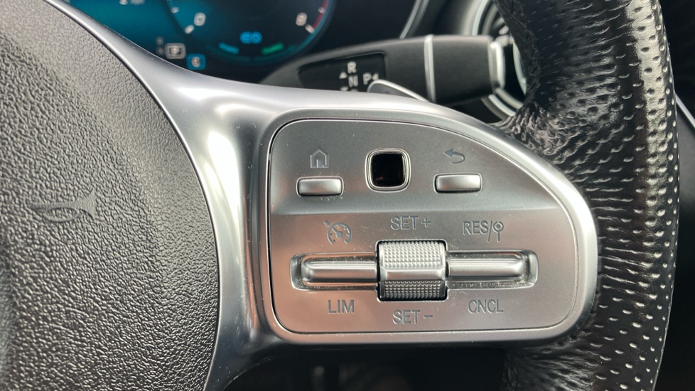 Mercedes-Benz GLC 300 4Matic AMG Line Premium Plus 5dr 9G-Tronic Petrol Estate - Image 21