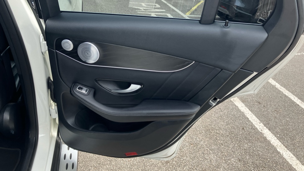 Mercedes-Benz GLC 300 4Matic AMG Line Premium Plus 5dr 9G-Tronic Petrol Estate - Image 31