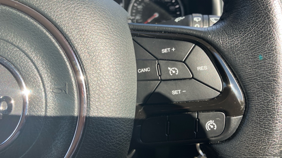 Jeep Renegade 1.3 T4 GSE Night Eagle II 5dr DDCT Petrol Hatchback - Image 21