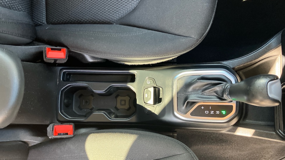 Jeep Renegade 1.3 T4 GSE Night Eagle II 5dr DDCT Petrol Hatchback - Image 26