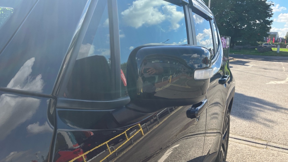Jeep Renegade 1.3 T4 GSE Night Eagle II 5dr DDCT Petrol Hatchback - Image 33