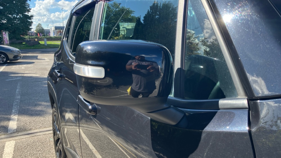 Jeep Renegade 1.3 T4 GSE Night Eagle II 5dr DDCT Petrol Hatchback - Image 34