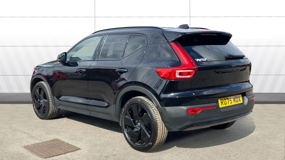 Volvo XC40 2.0 B4P Ultra Black Edition 5dr Auto Petrol Estate - Image 2