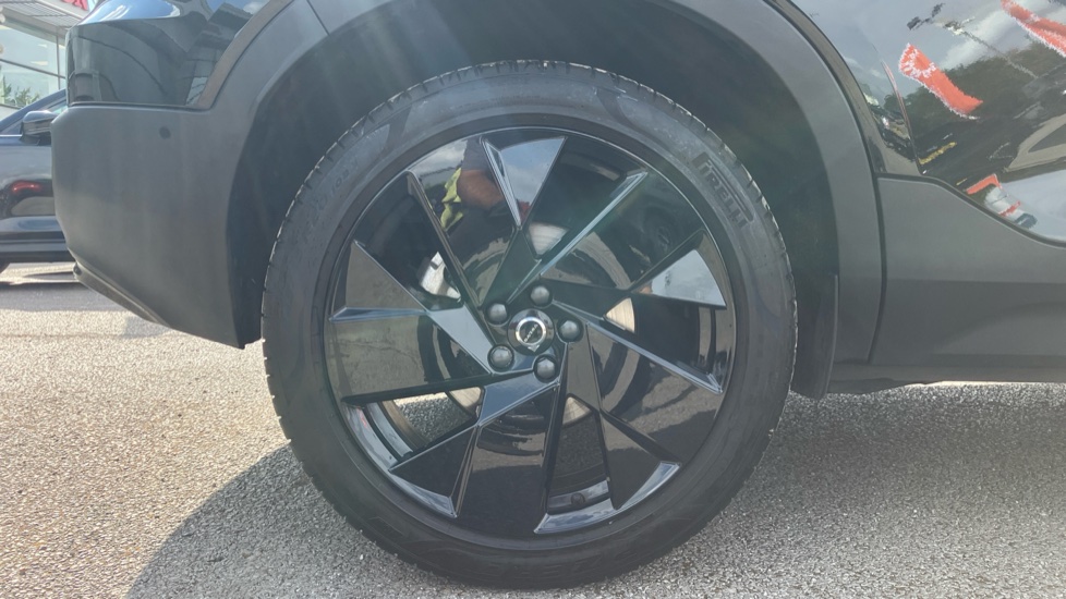 Volvo XC40 2.0 B4P Ultra Black Edition 5dr Auto Petrol Estate - Image 7