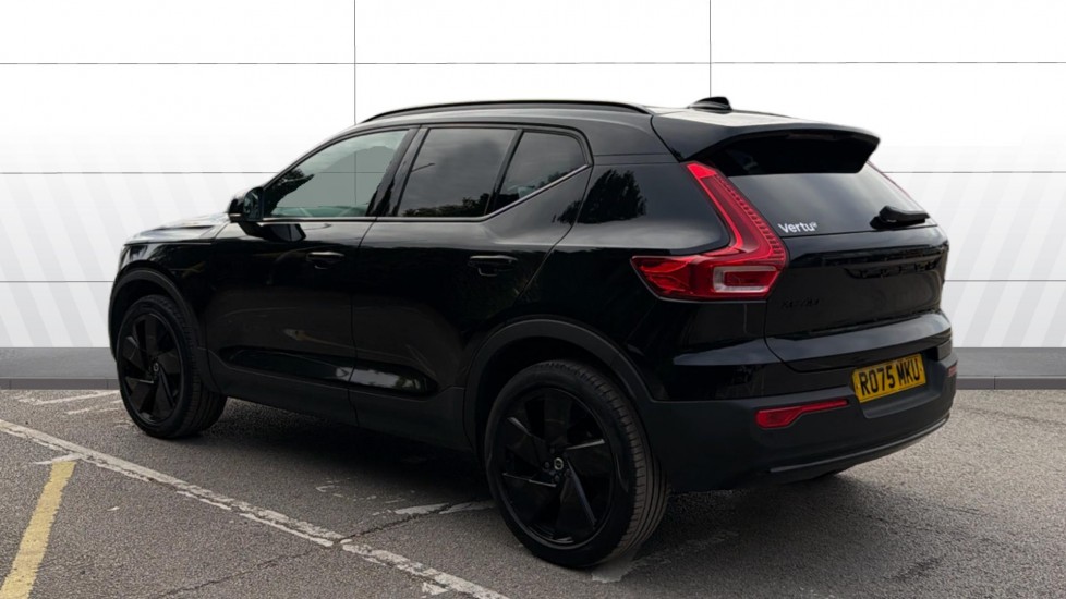 Volvo XC40 2.0 B4P Ultra Black Edition 5dr Auto Petrol Estate - Image 2