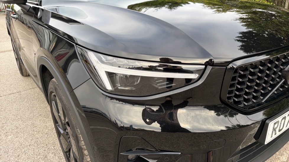 Volvo XC40 2.0 B4P Ultra Black Edition 5dr Auto Petrol Estate - Image 26