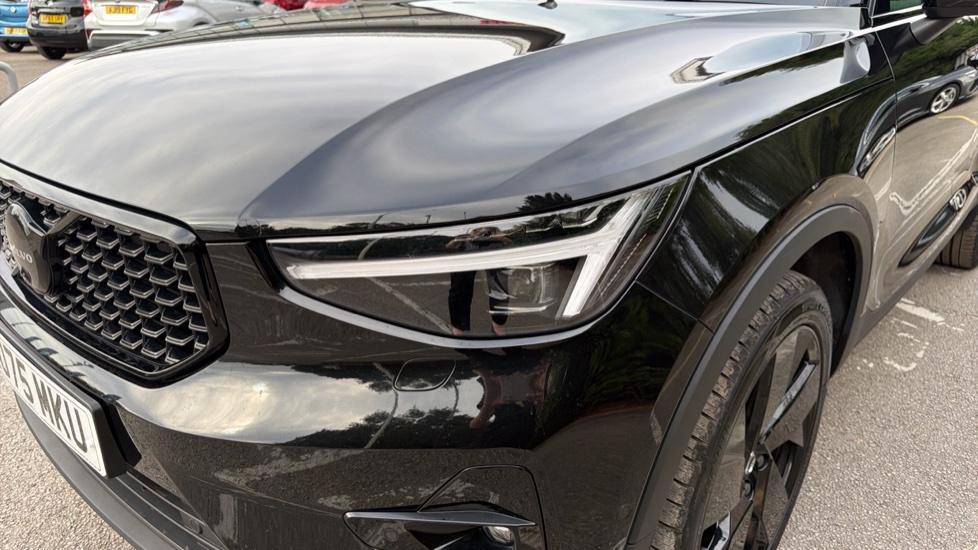 Volvo XC40 2.0 B4P Ultra Black Edition 5dr Auto Petrol Estate - Image 28