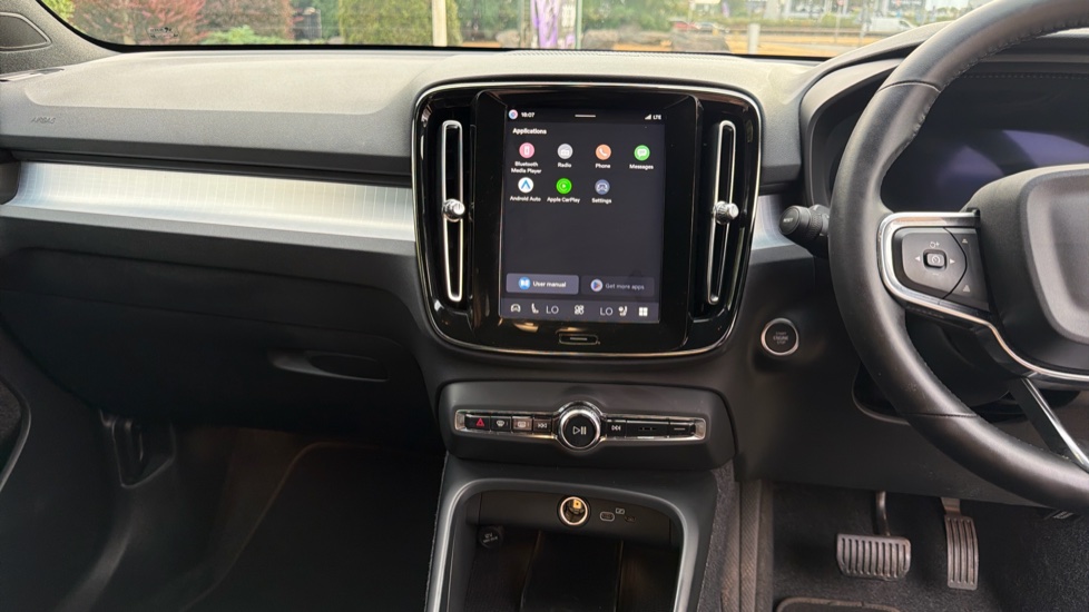Volvo XC40 2.0 B4P Ultra Black Edition 5dr Auto Petrol Estate - Image 47