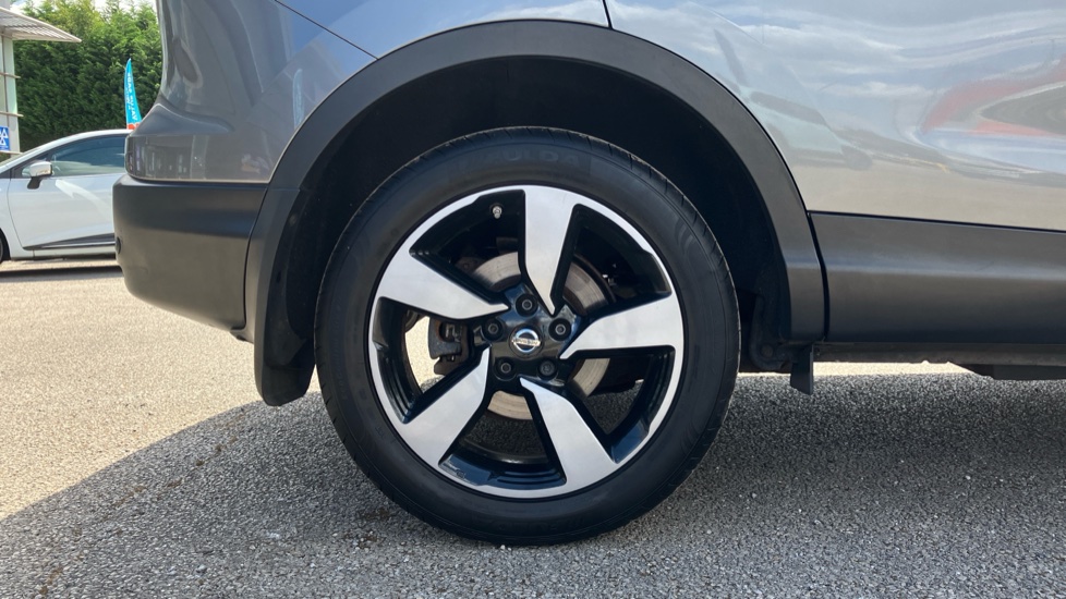 Nissan Qashqai 1.2 DiG-T N-Connecta 5dr Xtronic Petrol Hatchback - Image 7