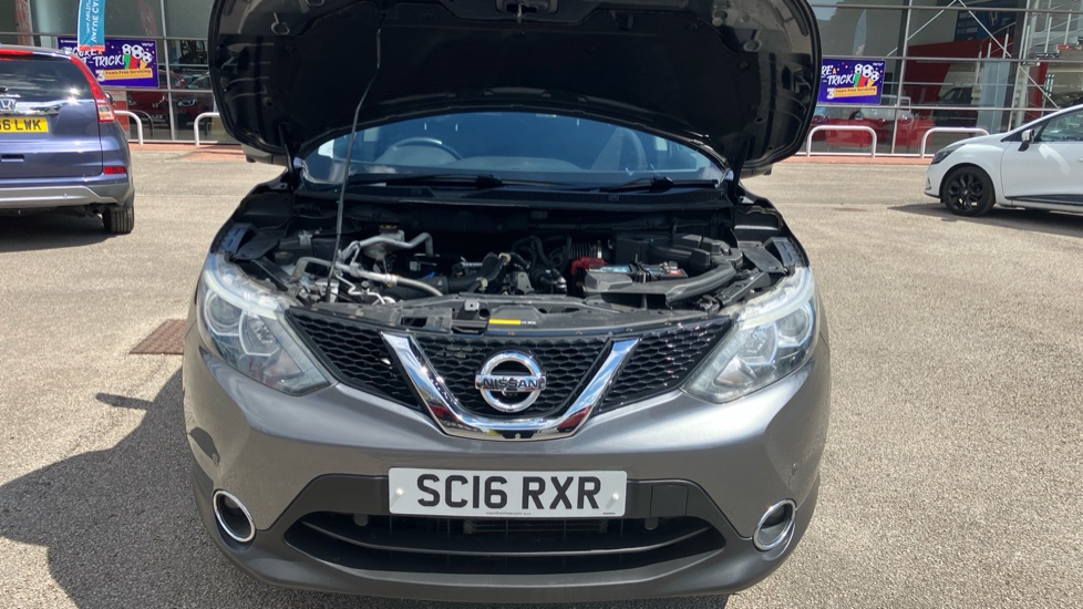 Nissan Qashqai 1.2 DiG-T N-Connecta 5dr Xtronic Petrol Hatchback - Image 8