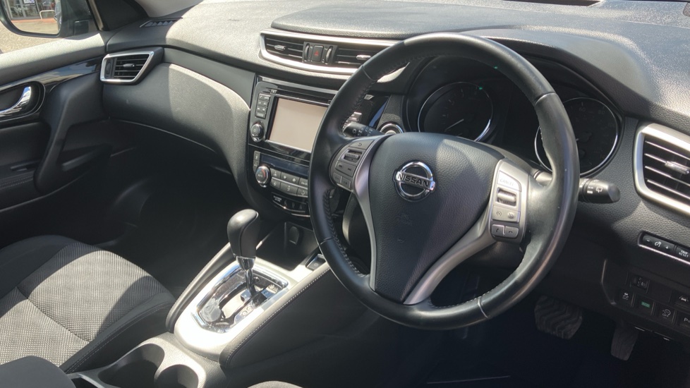 Nissan Qashqai 1.2 DiG-T N-Connecta 5dr Xtronic Petrol Hatchback - Image 11